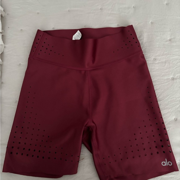 ALO Yoga Red Athletic Shorts with Stylish Perforations - Picture 1 of 3